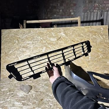 tesla model x: Решетка радиатора Toyota — 2