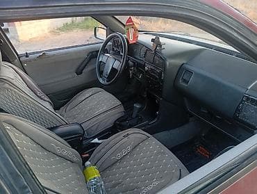 pasat: Volkswagen Passat Variant: 1989 г., 1.8 л, Бензин, Универсал — 6