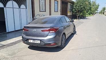 geely galaxy e5: Hyundai Elantra: 2019 г., Бензин, Седан — 4