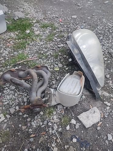 Автохимия: Автозапчасти (набор): - Фара передняя в сборе: корпус с креплениями — 1