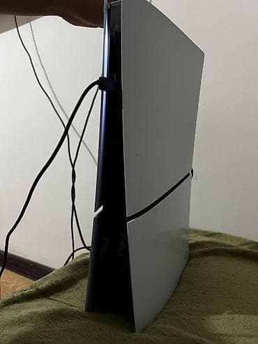 пс 3 про: Sony PlayStation 5. В комплекте: консоль PS5, беспроводной контроллер — 2