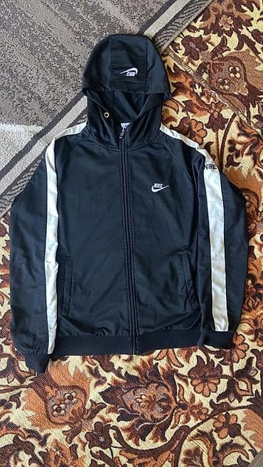 юникло спортивный костюм женский: Спортивная ветровка Nike с капюшоном - Цвет: черный с белыми — 1