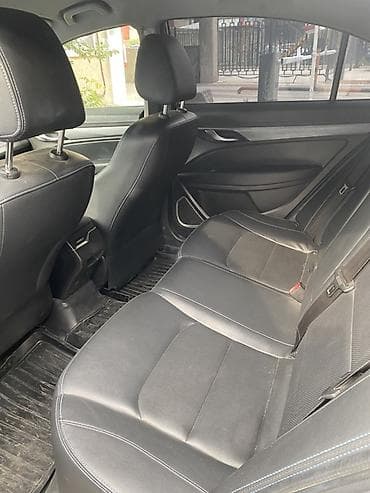 Geely Emgrand: 2021 г., Автомат, Электромобиль, Седан — 4