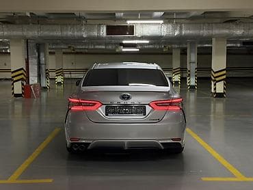 e2 byd: Toyota Camry: 2021 г., 2.5 л, Вариатор, Гибрид, Седан — 4