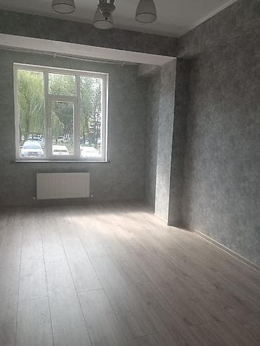 продаю 3 комнатную: 2 комнаты, 73 м², 1 этаж — 4