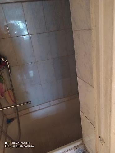 кну: 1 комната, 30 м², 4 этаж, Старый ремонт — 5