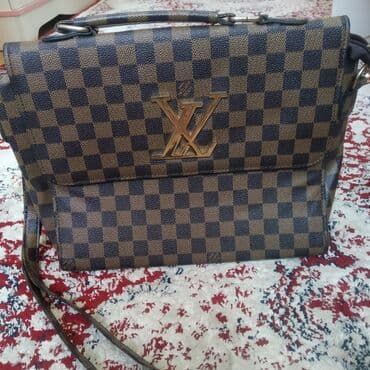 Айымдардын бут кийими: Сумка 300 сом
носила пару раз, всё чисто — 1