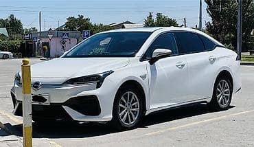 GAC Aion S (электромобиль), белый седан ЗАПАС ХОДА 480 км. Салон