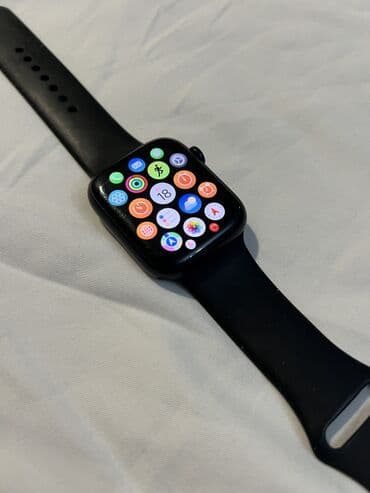 Продаю Apple Watch 8 Срочно 45мм Оригинал в идеальном состоянии