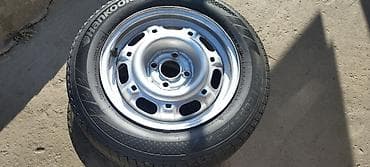 vw t3: Продам Фольксваген шины с дисками был на гольф 3 
можно как запаска — 1