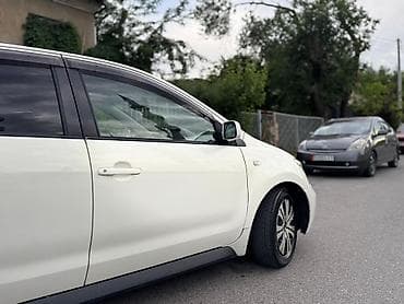 портер рядом: Toyota Ist: 2003 г., 1.5 л, Автомат, Бензин, Хэтчбэк — 8