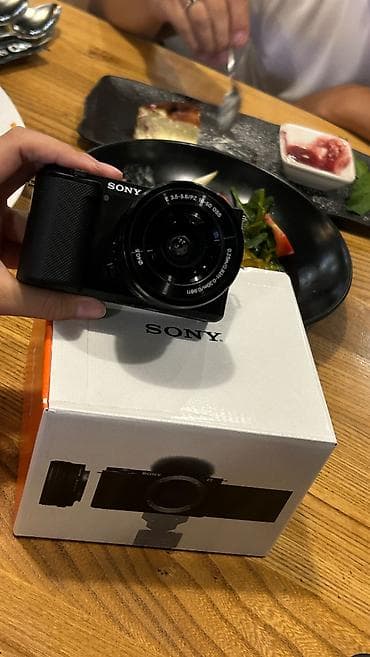 Продаю Камеру Sony zv-e10 В идеальном состоянии Полный комплект с at lalafo.kg Продаю Камеру Sony zv-e10 В идеальном состоянии Полный комплект с