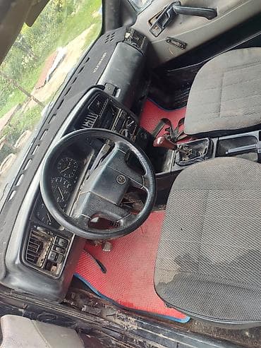 Volkswagen Passat Variant: 1990 г., 1.8 л, Механика, Бензин, Универсал — 5