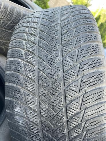 Шины 275 / 45 / R 20, Зима, Б/у, Комплект, Внедорожные (АТ/МТ), Германия, Bridgestone