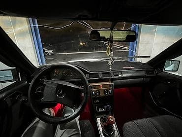 560 sec: Mercedes-Benz W124: 1988 г., 2.3 л, Механика, Бензин, Седан — 2