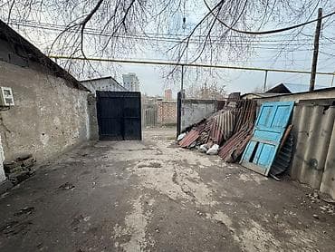 участок жер: Срочно продаётся пристроенная времянка в центре города, район — 3