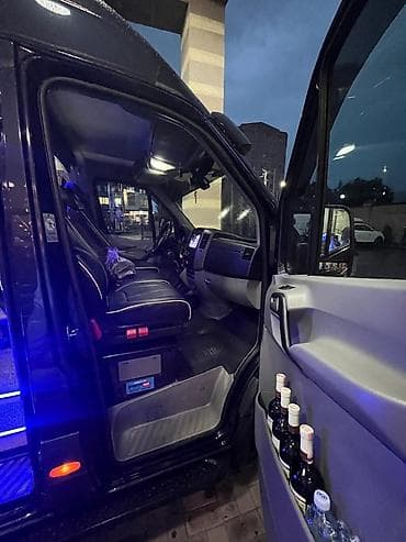 туристическое кресло: Volkswagen Crafter — пассажирский микроавтобус повышенного комфорта — 2