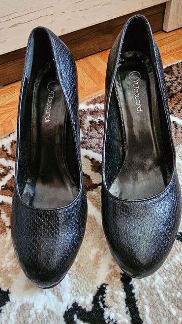 Туфли, 38, T.Taccardi, Б/у, цвет - Черный, Самовывоз