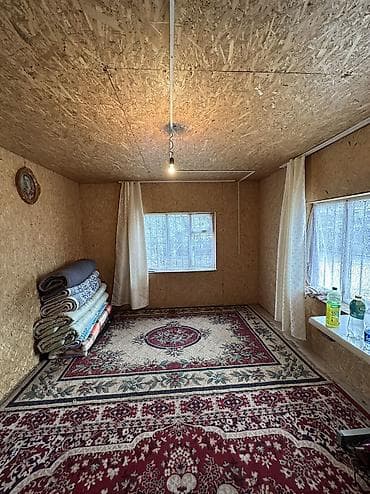 Үйлөр: ✨ Продаётся дом в с. Сокулук ✨ 🏡 Характеристики: • Участок - 9 соток — 6