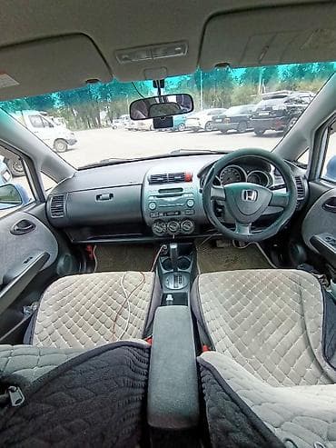 Продажа авто: Honda Fit: 2001 г., 1.3 л, Вариатор, Бензин, Хэтчбэк — 7