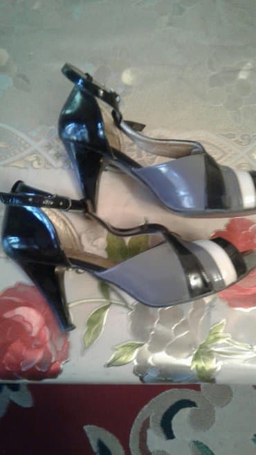 леон: 1)-37 рр покупала в леоне. Для танцев само то 2)- 41 рр подойдёт на — 4