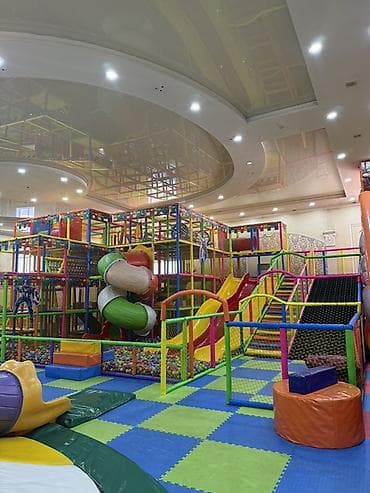 скейт парк: Детская игровая зона/лабиринт для помещений Размеры: Лабиринт 13 м на — 4