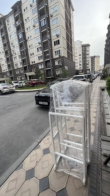 Полка для вещей и одежды, Железо