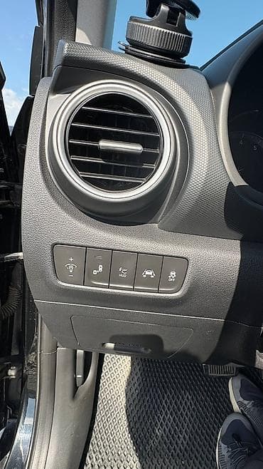 mercedes e200: Hyundai Kona: 2017 г., 1.6 л, Автомат, Бензин, Кроссовер — 3