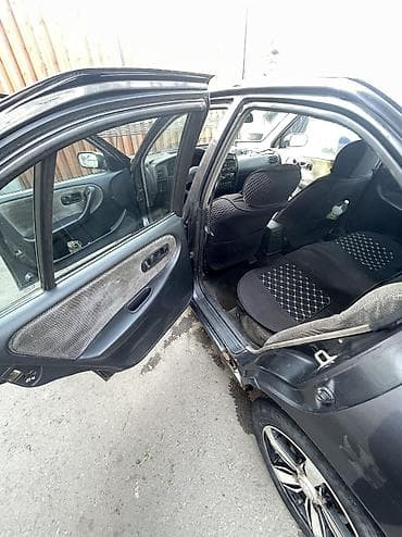 Nissan Primera: 1992 г., 1.6 л, Механика, Бензин, Хэтчбэк — 3