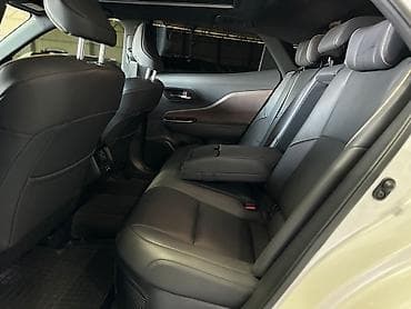 byd e7: Toyota Crown: 2023 г., 0.5 л, Автомат, Гибрид — 4