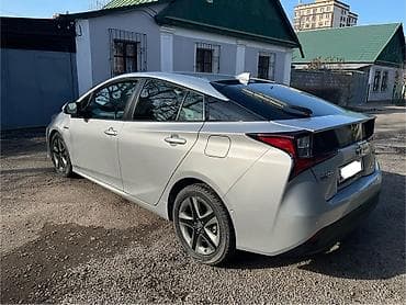 Продажа авто: Toyota Prius: 2019 г., 1.8 л, Вариатор, Гибрид, Хэтчбэк — 4