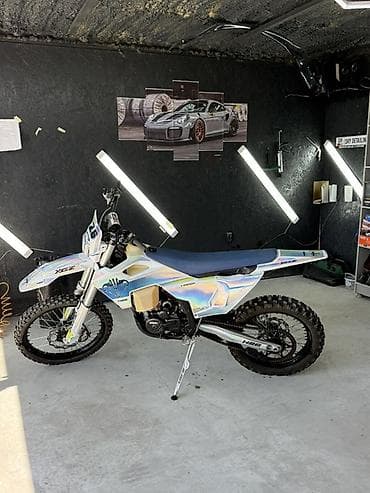 Эндуро 300 куб вложения нету всю экипировка, мотоботы в подарок срочно at lalafo.kg Эндуро 300 куб вложения нету всю экипировка, мотоботы в подарок срочно