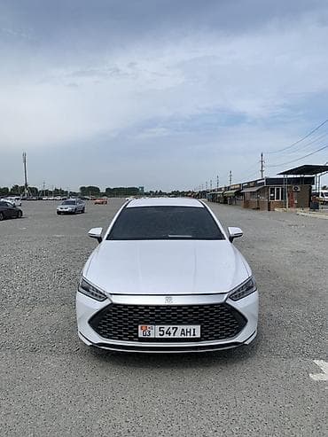 BYD Qin: 2022 г., 1.5 л, Автомат, Гибрид, Седан