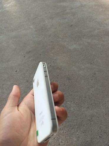 mini iphone: IPhone 4S, Б/у, 16 ГБ, Белый, Кабель — 5