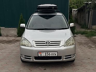 семиместное авто: Toyota Ipsum: 2002 г., 2.4 л, Автомат, Бензин, Минивэн — 2