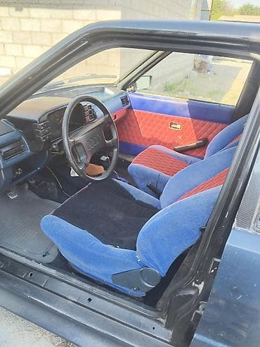 Audi: Audi 80: 1980 г., 1.8 л, Кол менен иштөөчү, Бензин, Седан — 3