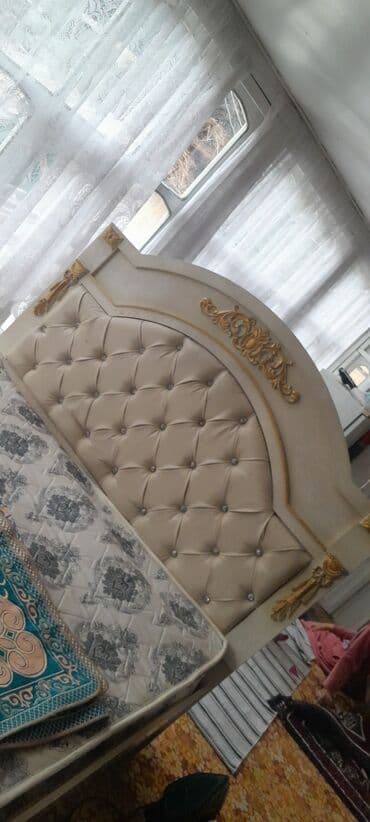 купить двуспальную кровать с матрасом бу: Двуспальная кровать, Б/у, С матрасом, длина - 220 см — 3