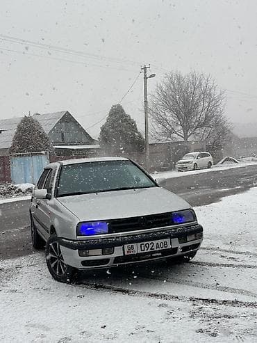 Продажа авто: Volkswagen Vento: 1993 г., 2 л, Ручные, Бензин, Седан — 3