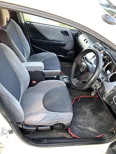 кассеты аудио: Honda Fit: 2002 г., 1.3 л, Вариатор, Бензин, Хэтчбэк — 6