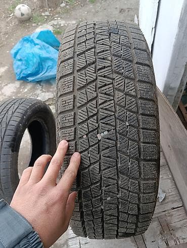 шины бишкек дордой: Продам зимнее колесо 
Размер 195/60/15
Находится в Канте 
Цена 2000 — 2