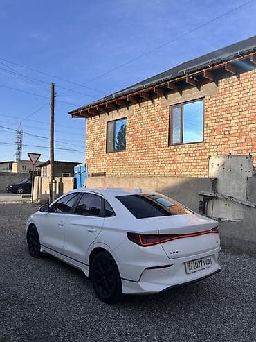 ej de: BYD E3: 2020 г., Робот, Электромобиль, Седан — 1