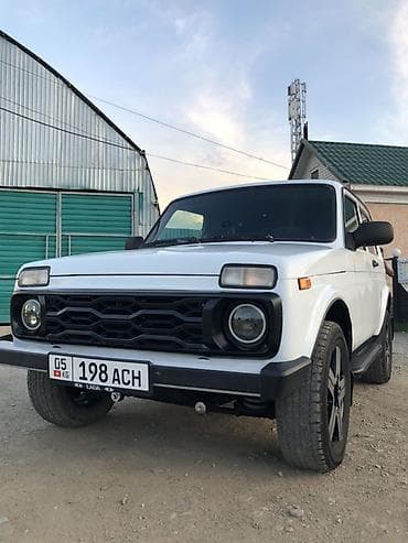 Унаа: ВАЗ (ЛАДА) 4x4 Niva: 2010 г., 1.7 л, Кол менен иштөөчү, Бензин, Жол тандабас — 3