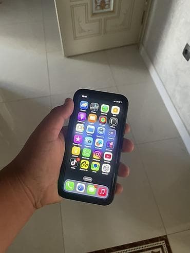 IPhone 11 Pro, Б/у, 256 ГБ, Золотой, Зарядное устройство, 83 %