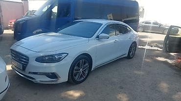 2017: Hyundai Grandeur: 2017 г., Седан — 8