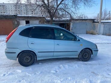 форд машина: Компактвэн/хэтчбек 5‑дверный, светло‑голубой цвет кузова. Просторный — 2