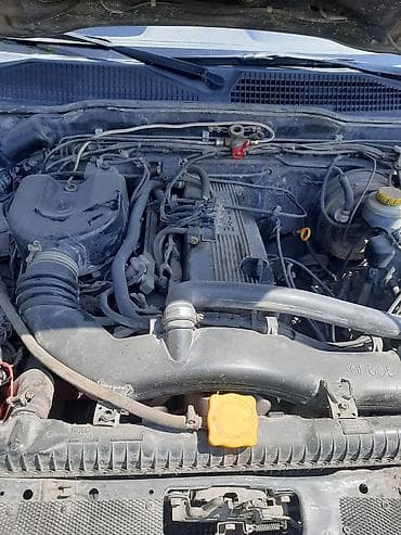 Nissan Terrano II: 1996 г., 2.4 л, Механика, Бензин — 8