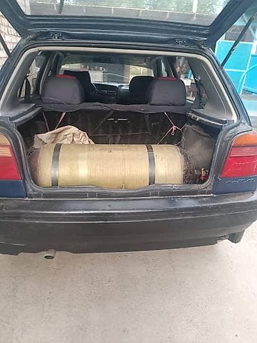 Транспорт: Volkswagen Golf: 1993 г., 1.8 л, Механика, Газ — 10