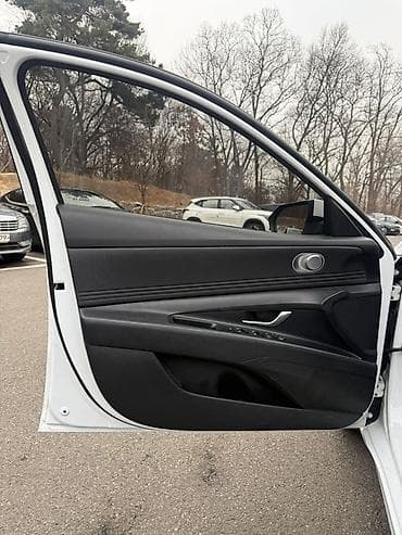 reno duster: Hyundai Elantra: 2021 г., Седан — 8