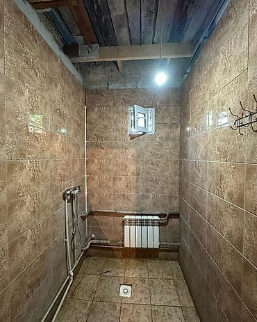 санузла: ✨ Продаётся дом в с. Сокулук ✨ 🏡 Характеристики: • Участок - 14 соток — 9