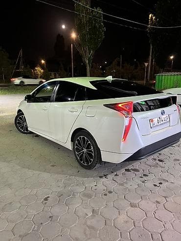 subaru outbeck: Toyota Prius: 2017 г., 1.8 л, Робот, Гибрид, Хэтчбэк — 6